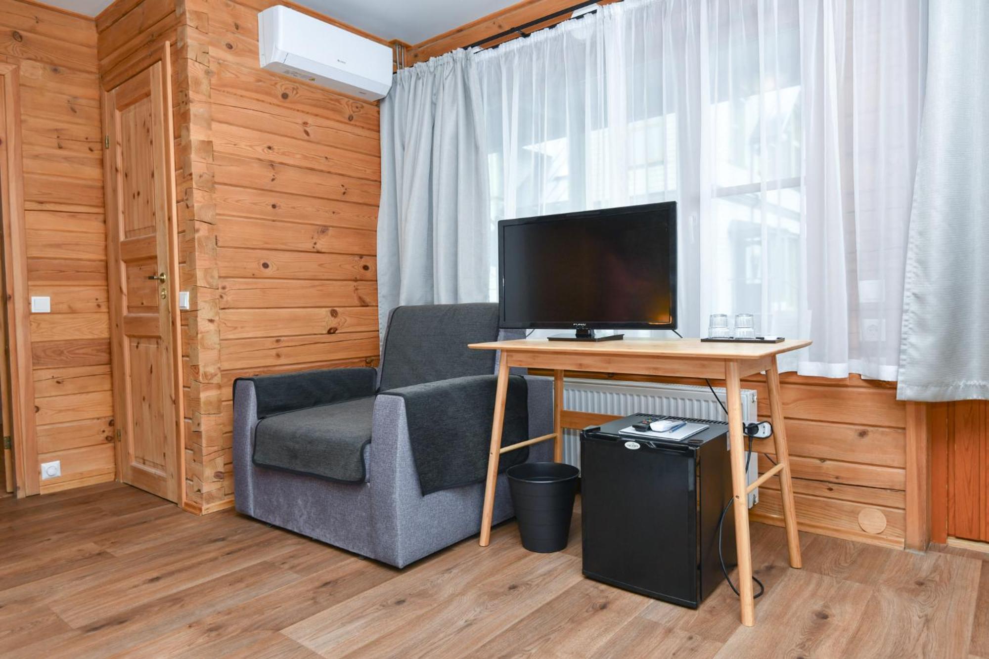 Kurgo Villa Self Check-In Hotel Pärnu Exterior foto